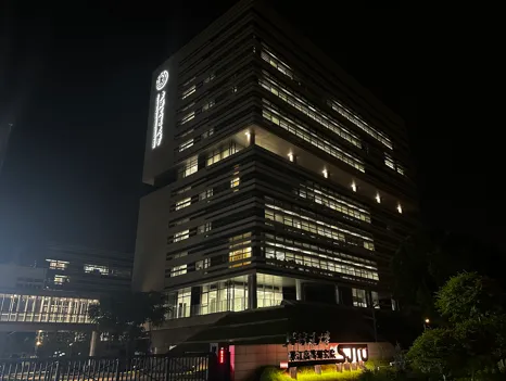 夜探